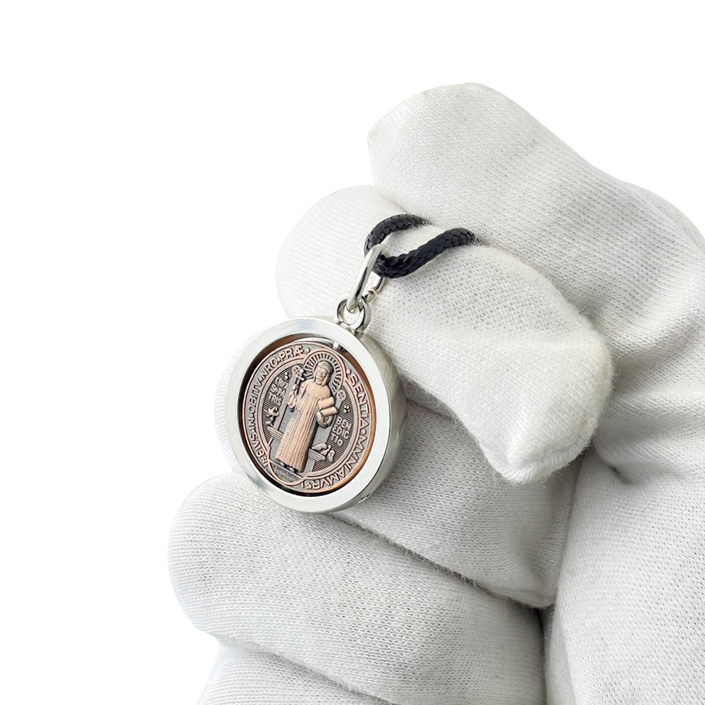 Jewelry & Watches Sp Zo O - 新しい聖ベネディクトメダルネックレス カトリック保護十字架ペンダント 男女兼用 悪魔祓い宗教ジュエリー 祝福されたお守り 聖なる贈り物