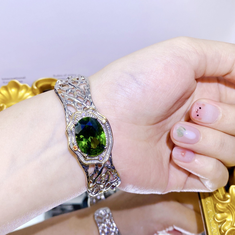 Used Jewelry Watches - 「ゴーストアーティファクト」ネックレスペンダント、イヤリング、指輪、ブレスレットのセット - このセットは、関連動画を見ながら着用したり使用したりできます。