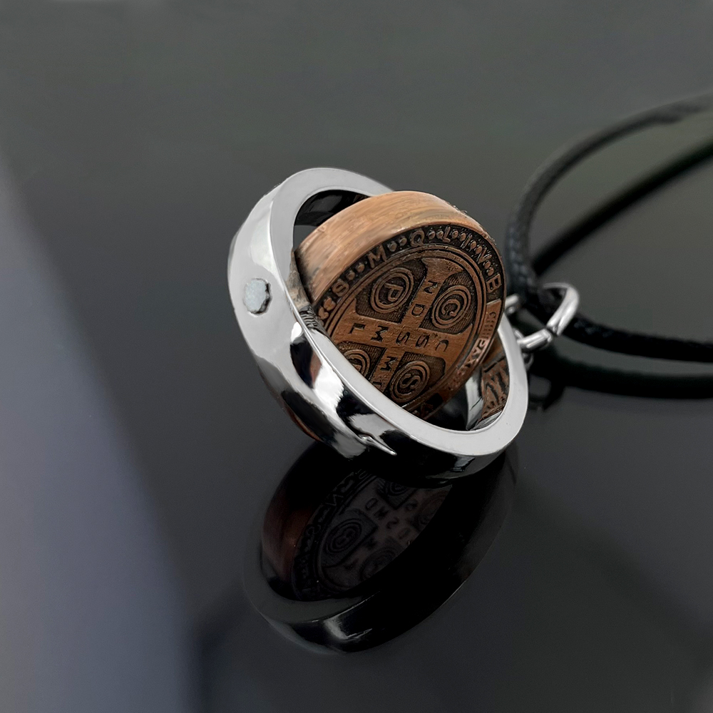 新しい聖ベネディクトメダルネックレス カトリック保護十字架ペ - Jewelry & Watches Sp Zo O のレビューと価格