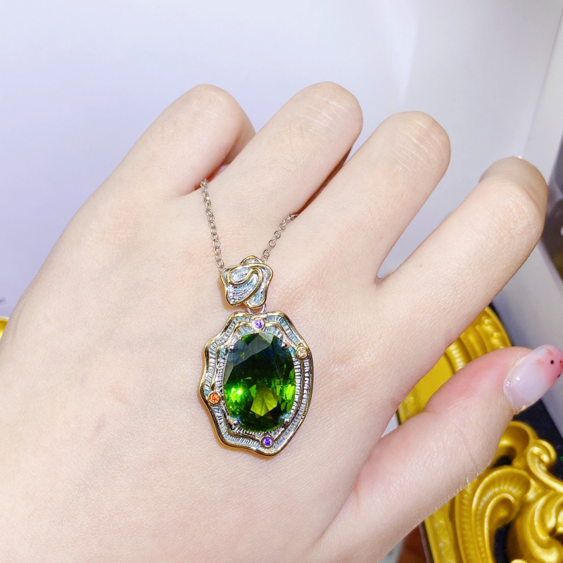 「ゴーストアーティファクト」ネックレスペンダント、イヤリング - Used Jewelry Watches のレビューと価格